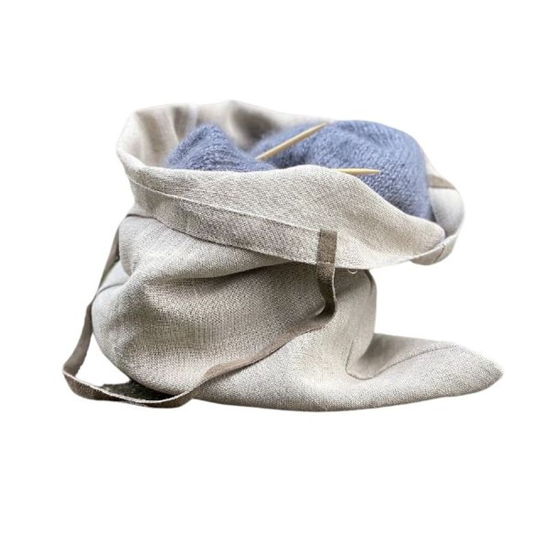 Strikkeveske i lin med bærehåndtak i skinn